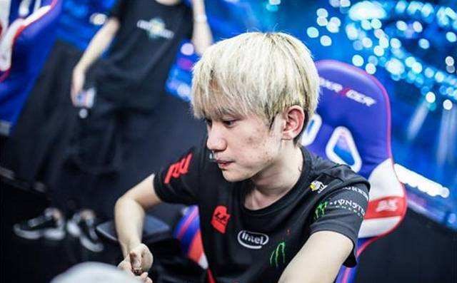 整体慌乱的 整体慌乱的